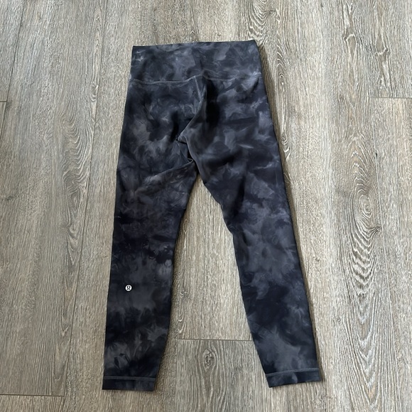 Lululemon 25” Wonder Train Leggings - Picture 3 of 5